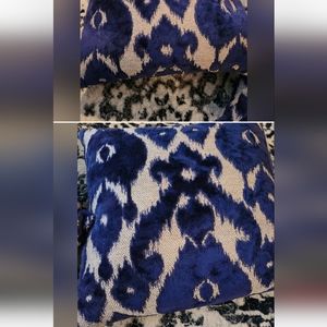 Set of 2 sofa pillows feather down.